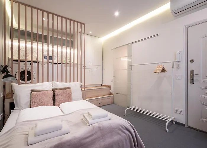 Cozy Little Flat In The City Center